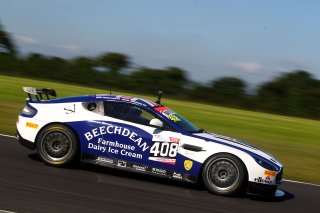 Paul Hollywood / Jamie Chadwick Beechdean AMR Aston Martin Vantage GT4  | Jakob Ebrey Photography