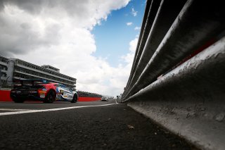 Marcus Hoggarth / Jesse Anttila - In2Racing - McLaren 570S GT4  | Jakob Ebrey Photography
