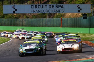 Race 1 Start | Jakob Ebrey Photography