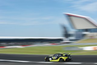 Basil Rawlinson / Jason Wolfe Invictus Games Racing Jaguar F-TYPE SVR GT4 | Jakob Ebrey Photography