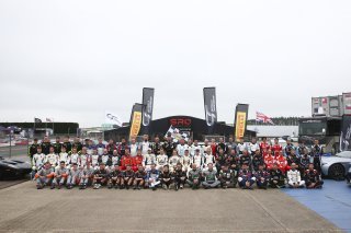 Drivers group photo | Jakob Ebrey Photography