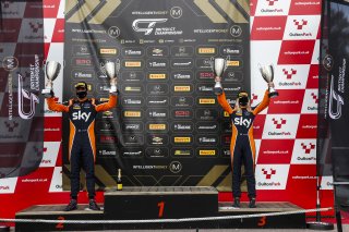 #21 Mia Flewitt / Euan Hankey - Balfe Motorsport McLaren 570S GT4  | JEP