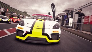 R2 Snetterton 87 Luka Berk Porsche 718 Cayman GT4 Zansho Rocket Simsport | Xynamic Automotive Photography