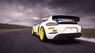 R2 Snetterton 37 Jack McIntyre Porsche 718 Cayman GT4 Zansho Rocket Simsport | Xynamic Automotive Photography