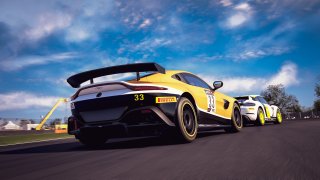 R5 Donington 33 Robbie Stapleford Aston Martin Vantage AMR GT4 Profile Racing | Xynamic Automotive Photography
