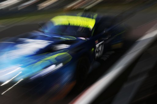 Kieran Griffin / Jake Giddings JW Bird Motorsport Aston Martin Vantage GT4  | British GT