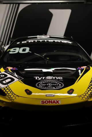 #90 Jack Brown / Zac Meakin - Optimum Motorsport McLaren Artura GT4  | JEP / SRO