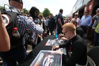 Autograph Session | Jakob Ebrey 