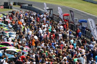 Pit Lane Walkabout  | Jakob Ebrey 