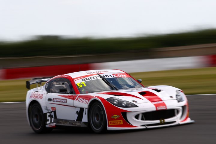 Lanan's Reed and Beechdean AMR's Gunn secure Snetterton poles