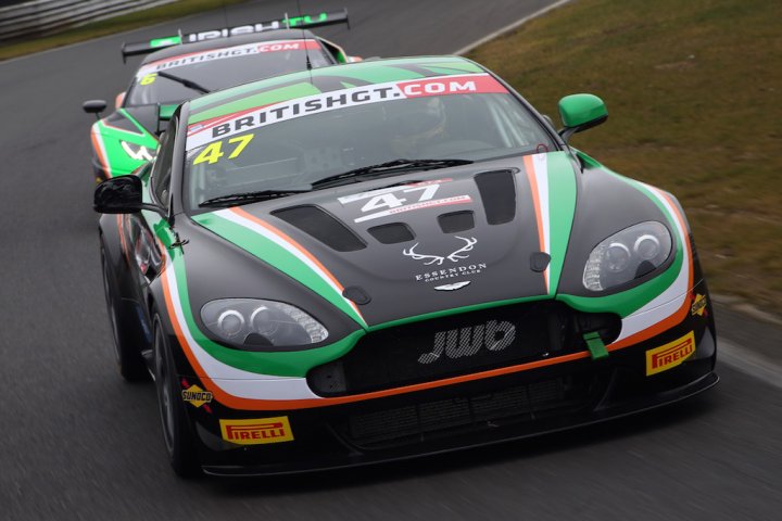Griffin and Giddings back with JWBird Motorsport Aston GT4
