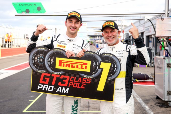 Collard and Cook lead Barwell one-two as Mahiki’s qualifying streak continues at Donington Decider