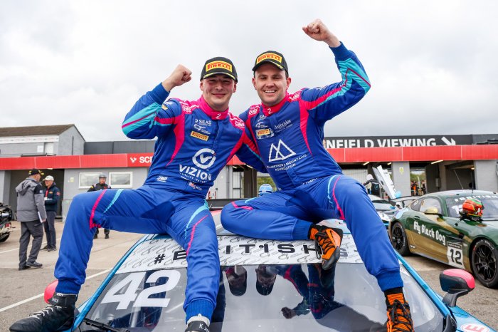 Dawson, Jewiss, Warren and Brown crowned British GT champions as Barwell bags one-two at #DoningtonDecider