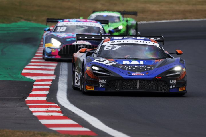 Topham deputises for Orange at Donington