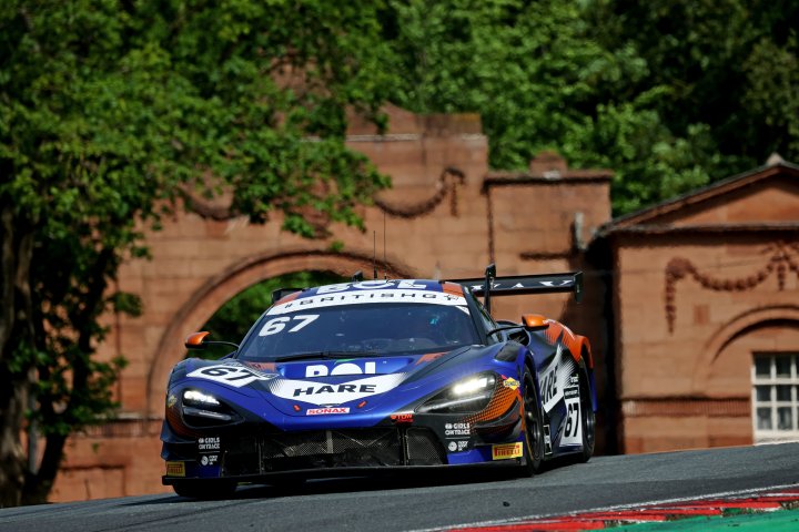Orange and Grange set the pace across opening Oulton Park practice