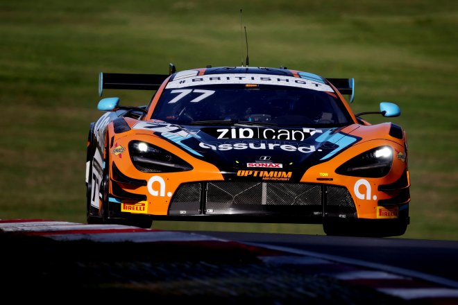 Double top for McLaren as Optimum and Paddock stay ahead in Brands Pre-Qualifying