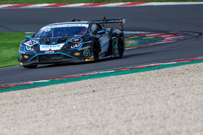 Mitchell masters the conditions as Barwell tops Pre-Qualifying