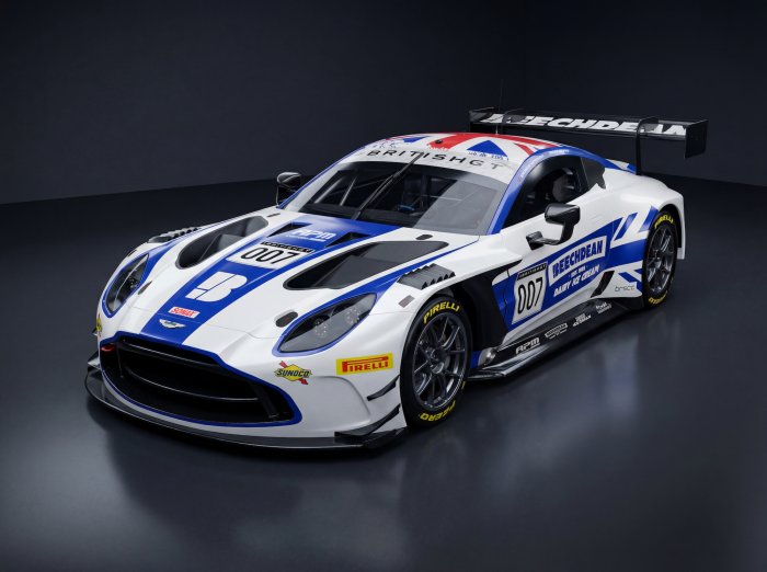 Gunn reunites with Howard and Beechdean AMR