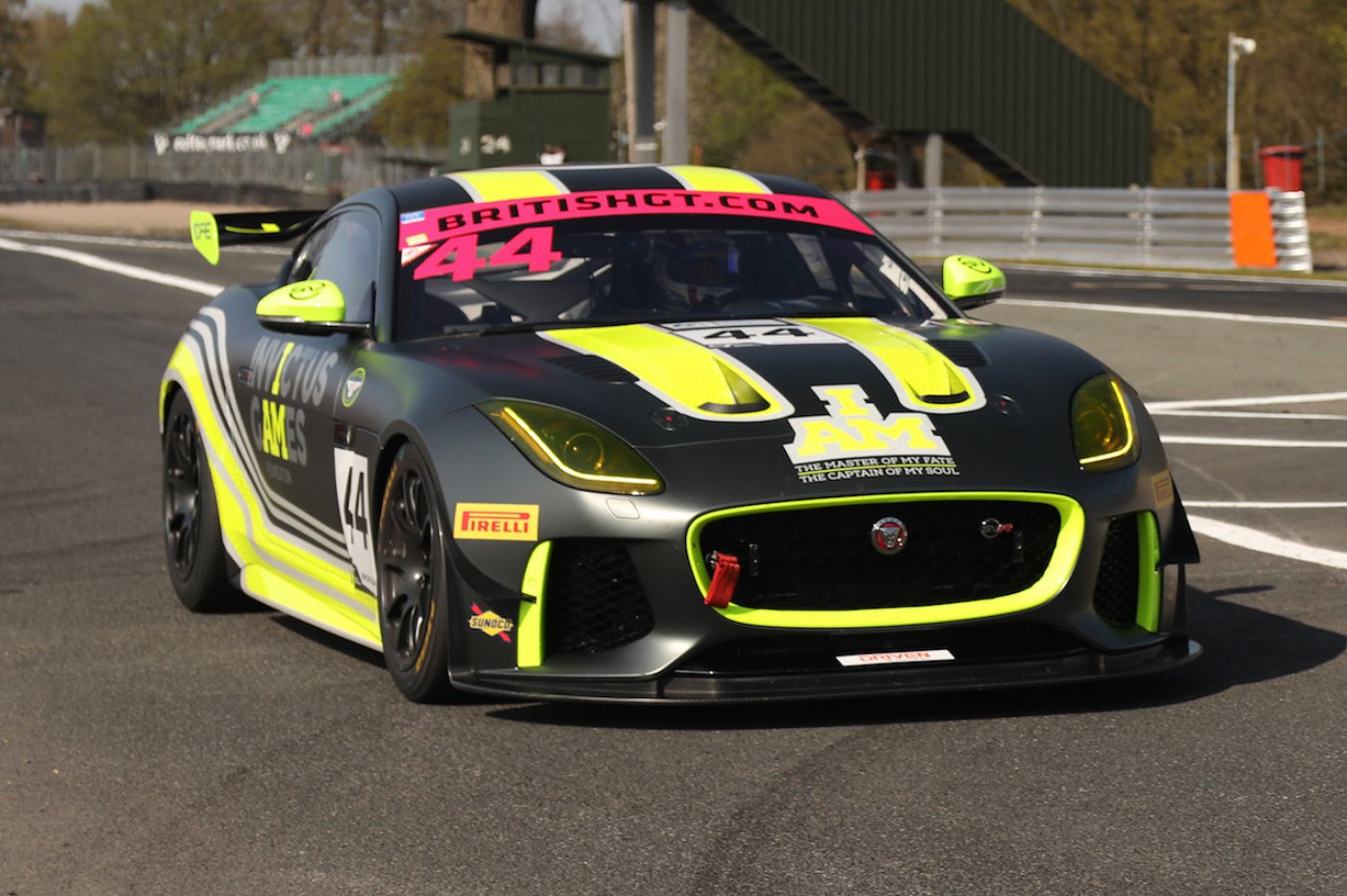Jaguar F-TYPE SVR GT4
