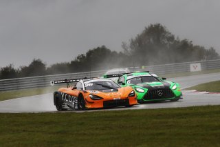 #96 Ollie Wilkinson / Lewis Proctor - Optimum Motorsport McLaren 720S GT3
 | Jakob Ebrey