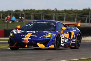 #21 Mia Flewitt / Euan Hankey - Balfe Motorsport McLaren 570S GT4
 | David Lord Photography