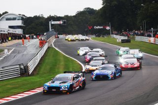 Start Race 1 Kelvin Fletcher / Martin Plowman - Paddock Motorsport Bentley Continental GT3
 | JEP