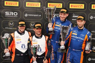 Matt Topham / Darren Burke - Newbridge Motorsport Aston Martin Vantage AMR GT4 Nick Halstead / Jamie Stanley - Fox Motorsport McLaren 570S GT4
 | jep