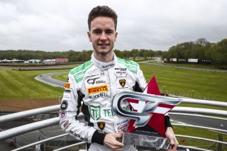 Sandy Mitchell - Barwell Motorsport Lamborghini Huracan GT3 Evo receives the Allan Simonsen Trophy from Jonny Adam - Aston Martin Racing Aston Martin Vantage AMR GT3
 | Jakob Ebrey