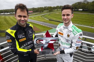 Sandy Mitchell - Barwell Motorsport Lamborghini Huracan GT3 Evo receives the Allan Simonsen Trophy from Jonny Adam - Aston Martin Racing Aston Martin Vantage AMR GT3
 | Jakob Ebrey