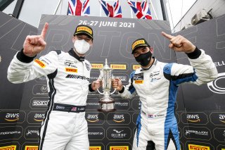 Hunter Abbott / Martin Kodric - 2 Seas Motorsport Mercedes-AMG
 | Jakob Ebrey