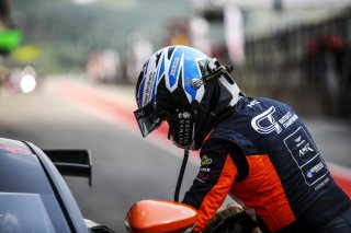 Darren Turner - Newbridge Motorsport Aston Martin Vantage AMR GT4
 | Jakob Ebrey