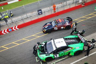 Adam Balon / Sandy Mitchell - Barwell Motorsport Lamborghini Huracan GT3 Evo
 | James Roberts