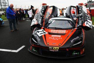 Matt Topham / Darren Turner - Newbridge Motorsport Aston Martin Vantage AMR GT4
 | JEP