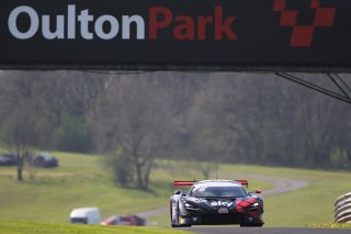 Mia Flewitt / Euan Hankey - 7TSIX McLaren 720S GT3
 | Dom Gibbons Photography