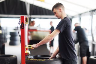 Pirelli
 | British GT/JEP