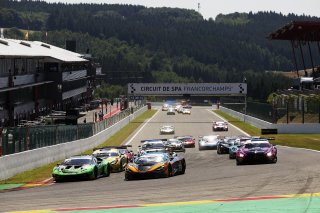 Start of the GT3 Race,  Adam Balon / Sandy Mitchell - Barwell Motorsport Lamborghini Huracan GT3 Evo leads
 | British GT/JEP