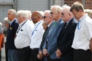 Two minutes silence on the grid for Queen Elizabeth II
 | jep