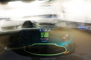#97 Andrew Howard / Jessica Hawkins - Beechdean Motorsport Ltd Aston Martin Vantage AMR GT3 Evo 
 | British GT/JEP