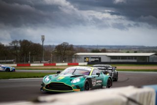#97 Andrew Howard / Jessica Hawkins - Beechdean Motorsport Ltd Aston Martin Vantage AMR GT3 Evo
 | British GT/JEP