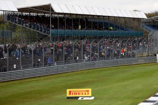 Fans at Silverstone
 | SRO/JEP