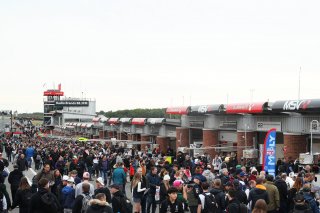 Autograph Session
 | SRO / JEP
