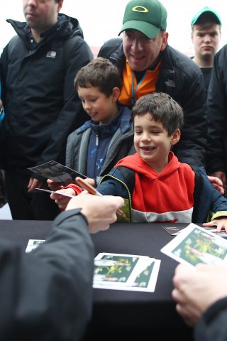 Fans at Autograph Session
 | SRO / JEP