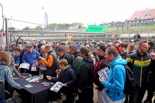 Pit walk and autograph session | SRO/JEP