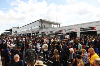 Pitwalk | SRO / JEP
