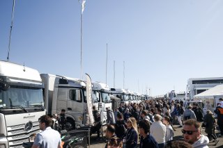 Fans at Donington Park
 | SRO / JEP