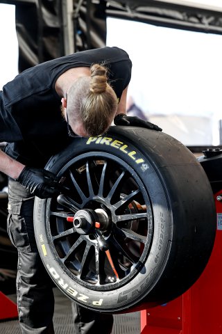 Pirelli Tyres
 | SRO / JEP