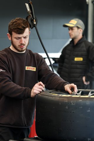 Pirelli Tyres
 | SRO / JEP