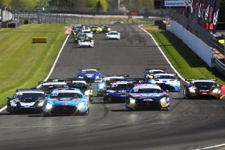 Start of the Race - #42 - Charles Dawson / Kiern Jewiss - 2 Seas Motorsport Mercedes-AMG GT3 Evo leads
 | SRO / JEP