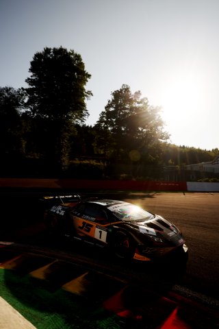 #1 - Rob Collard / Hugo Cook - Barwell Motorsport Lamborghini Huracan GT3 Evo2
 | SRO / JEP