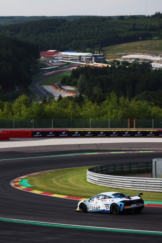 #17 - Harry George / Luca Hopkinson - Optimum Motorsport McLaren Artura GT4
 | SRO / JEP